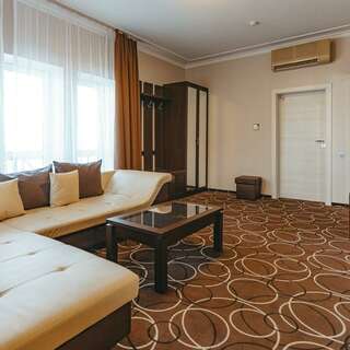 Гостиница Априори Зеленоградск Улучшенный люкс с видом на море-3