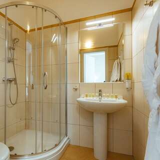 Гостиница Априори Зеленоградск Двухместный номер с боковым видом на море-4