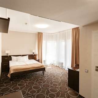 Гостиница Априори Зеленоградск Двухместный номер Комфорт с 1 кроватью и балконом-3